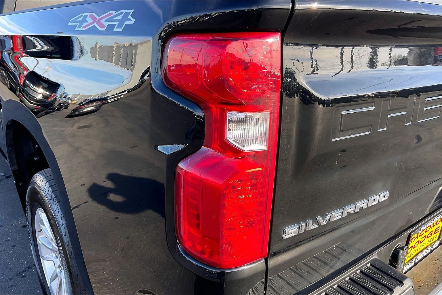 Used 2025 Chevrolet Silverado 1500 LT image 34