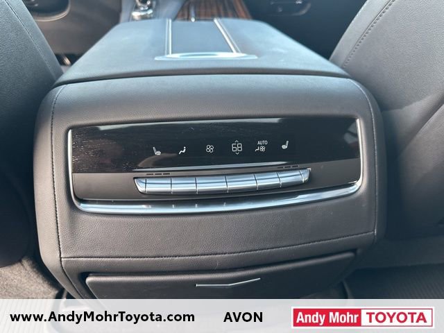 Used 2023 Cadillac Escalade Premium Luxury image 36