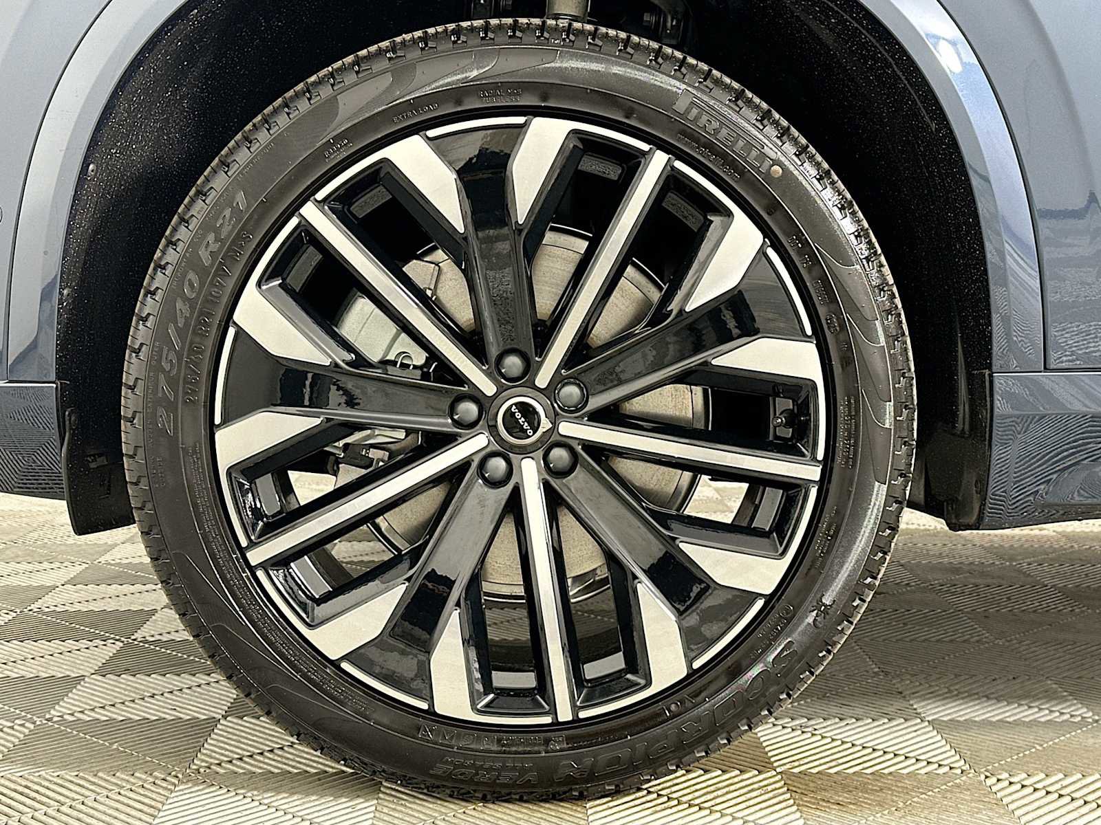 New 2026 Volvo XC90 B6 Plus w/ Protection Package Premier image 31