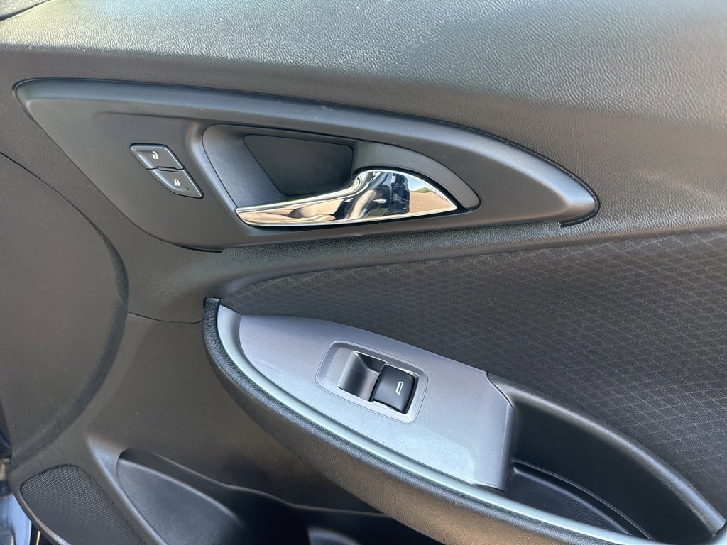 Used 2023 Chevrolet Malibu LT image 31