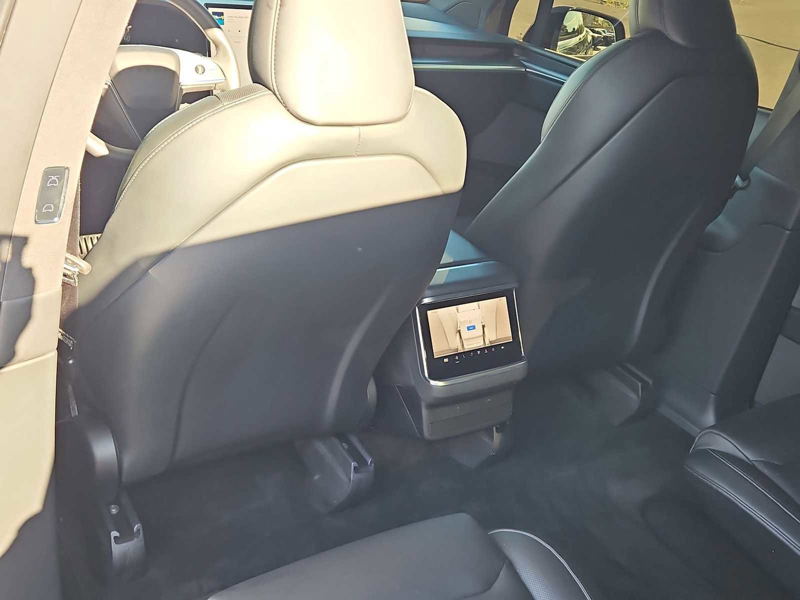 Used 2022 Tesla Model X Plaid image 35