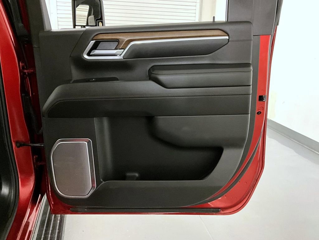 Certified 2025 Chevrolet Silverado 3500 High Country w/ High Country Premium Package image 17