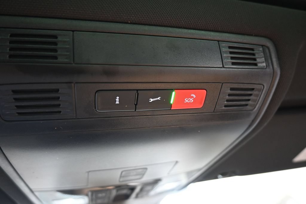 Used 2024 Volkswagen Tiguan SE R-Line FWD image 32