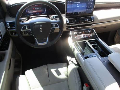 Used 2024 Lincoln Navigator Reserve image 5