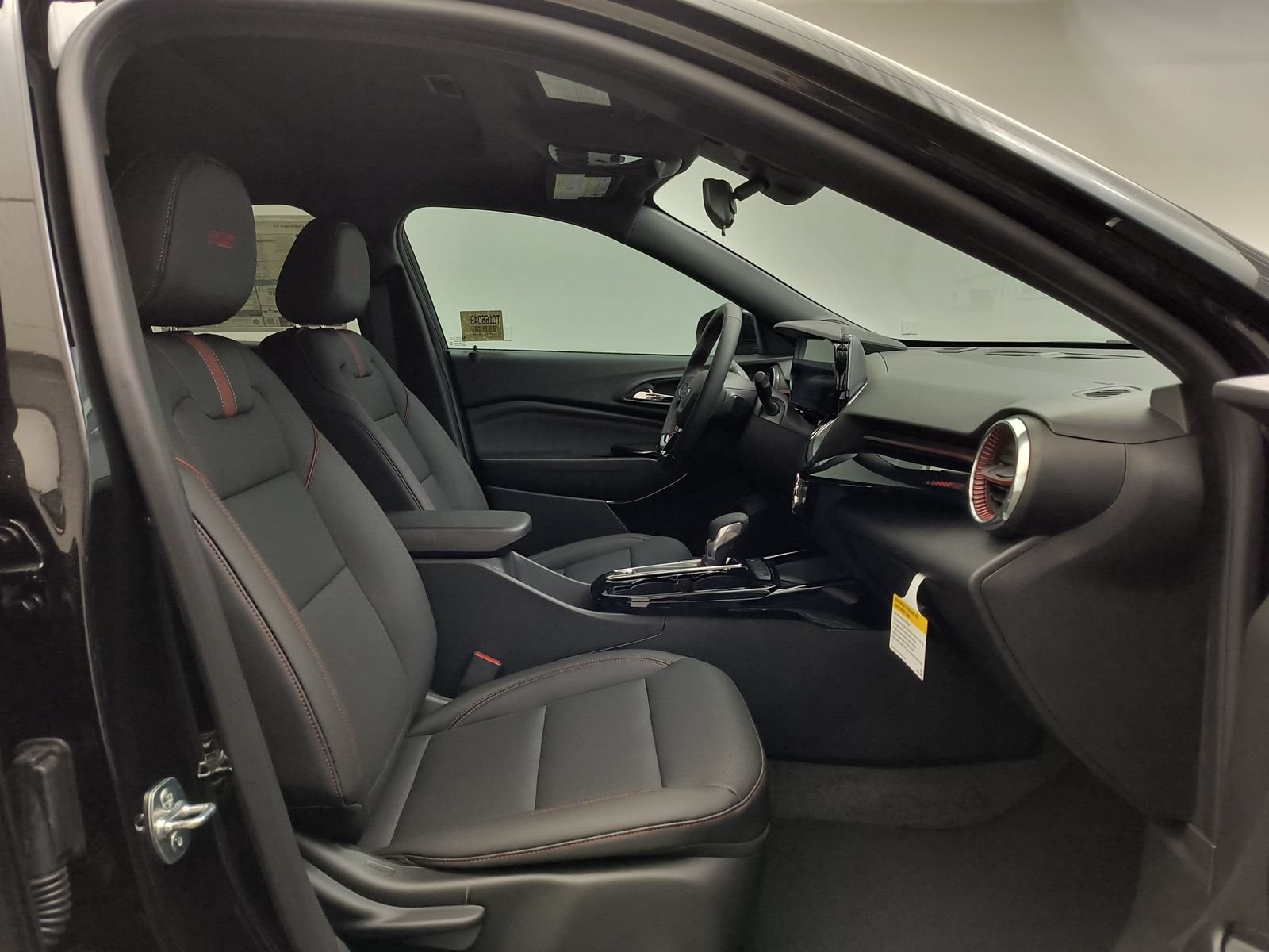 New 2026 Chevrolet Trax RS w/ Sunroof Package FWD image 28