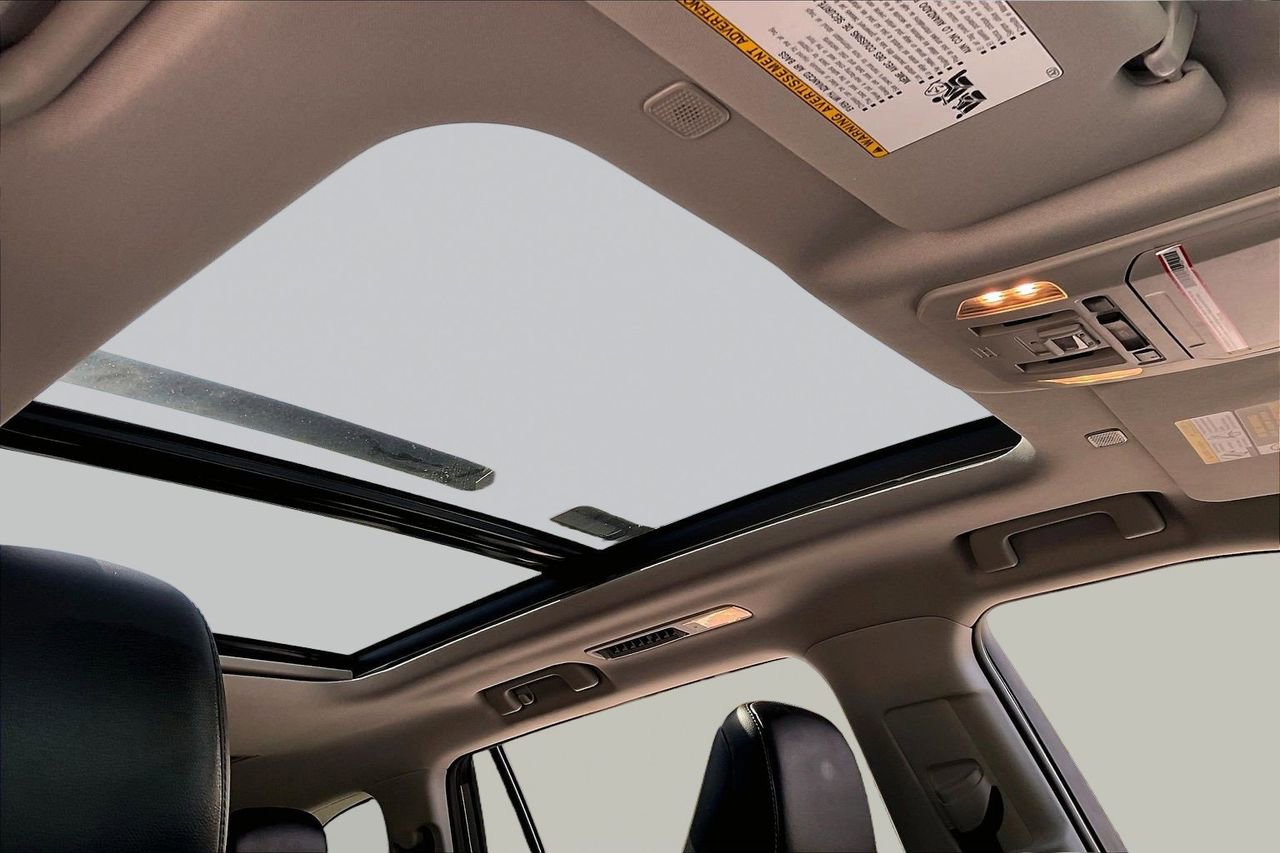 Used 2023 Toyota Highlander Platinum FWD image 17