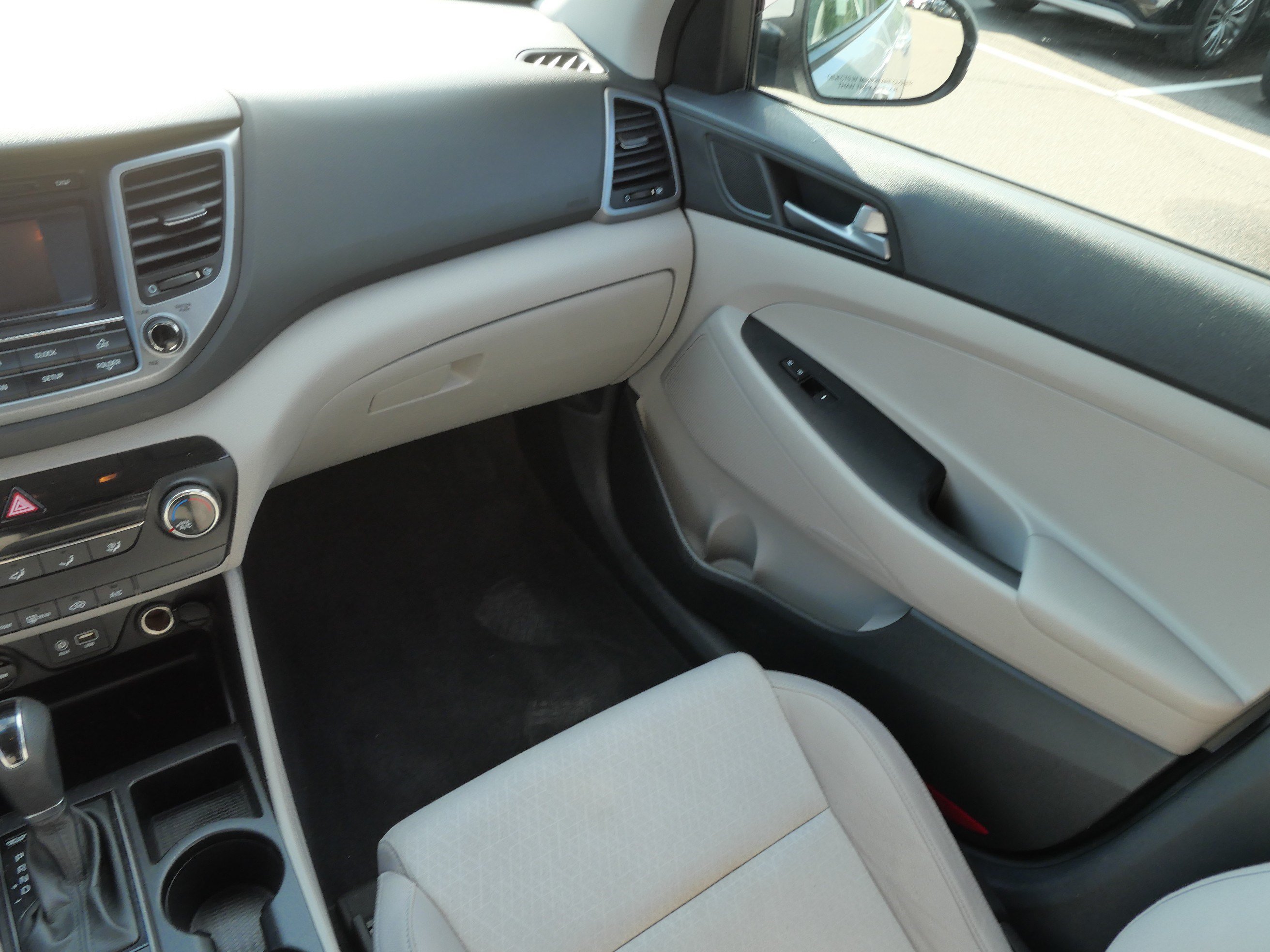 Used 2016 Hyundai Tucson SE w/ Option Group 02 FWD image 11