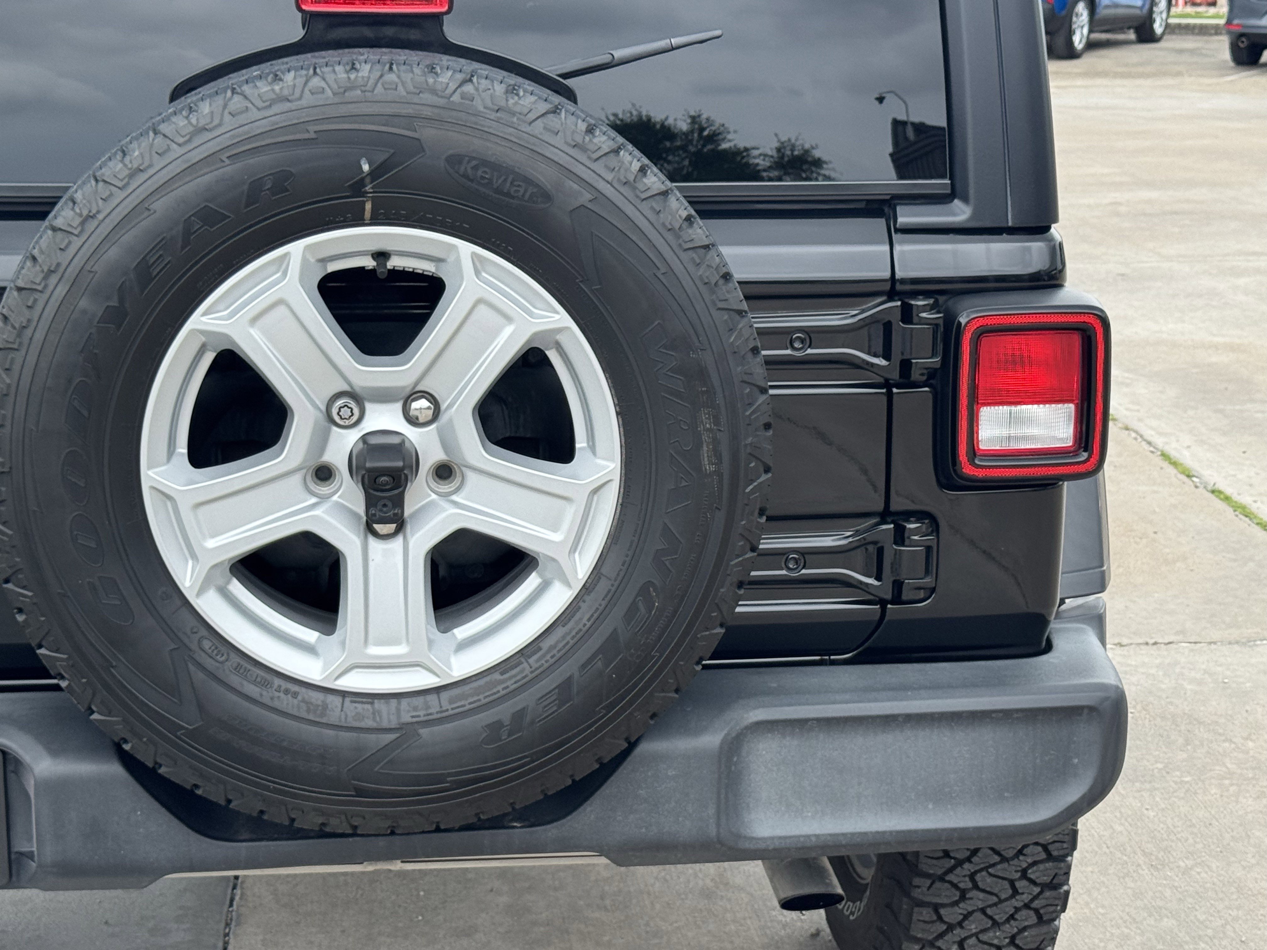 Used 2022 Jeep Wrangler Unlimited Sport AWD/4WD image 10