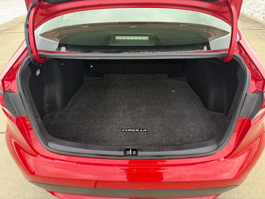 Used 2021 Toyota Corolla LE w/ Carpet Mat Package (TMS) image 5