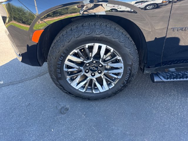 Used 2024 Chevrolet Tahoe Z71 w/ Z71 Off-Road Package AWD/4WD image 26