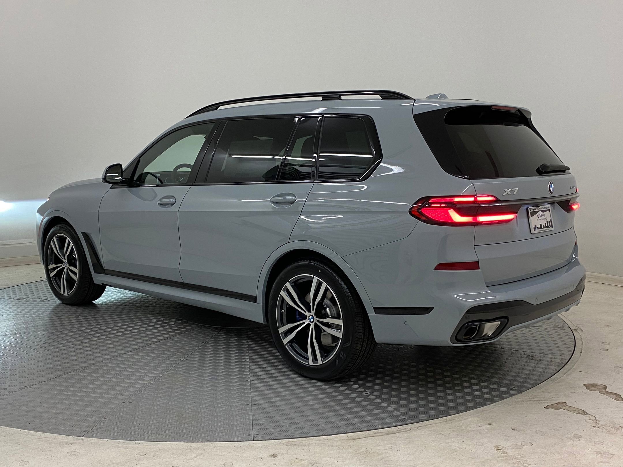 New 2026 BMW X7 xDrive40i w/ M Sport Package image 3
