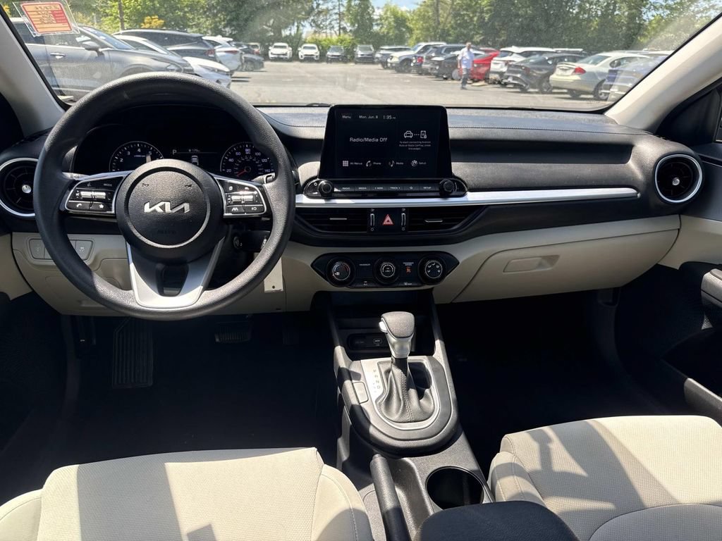 Used 2022 Kia Forte LXS FWD image 12