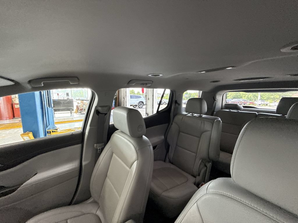 Certified 2022 GMC Acadia SLT FWD image 10