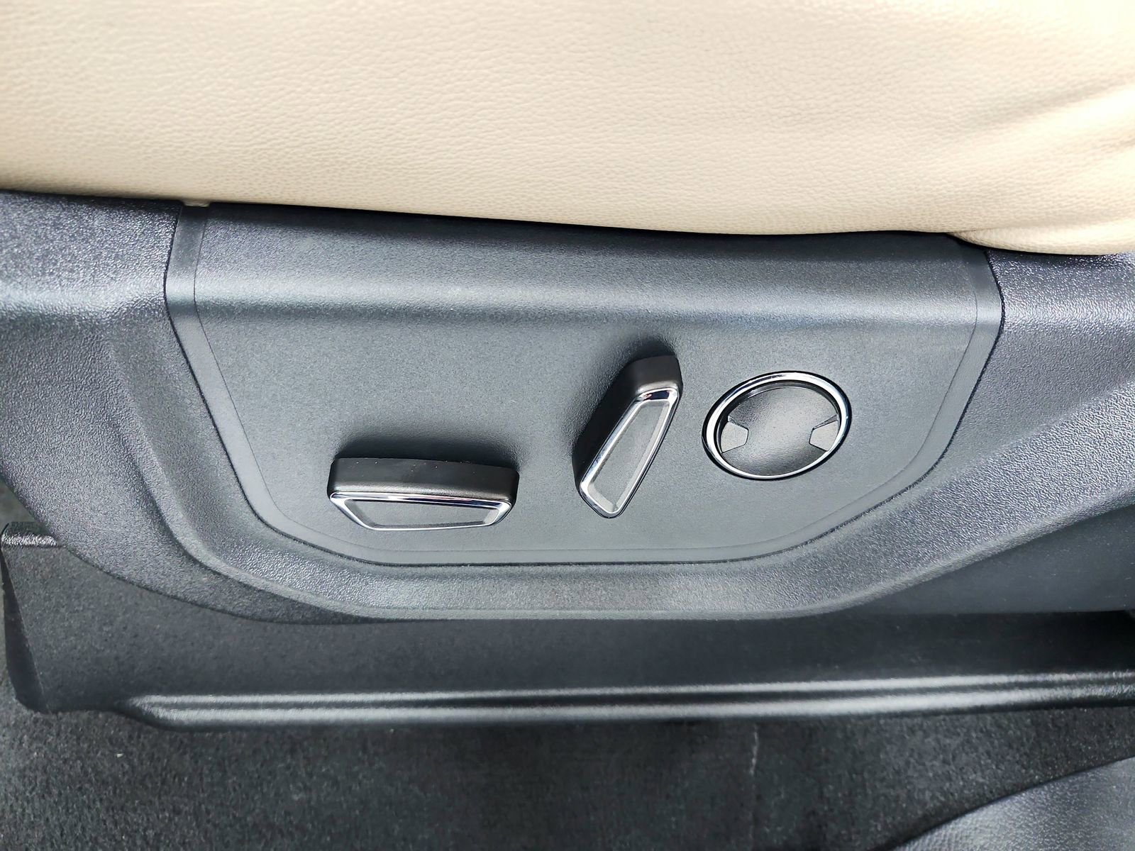 Used 2023 Ford Expedition Limited image 20