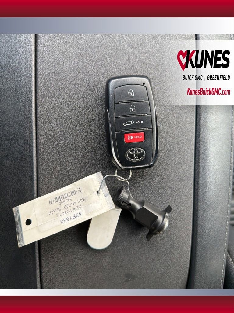 Used 2024 Toyota Highlander XSE image 42