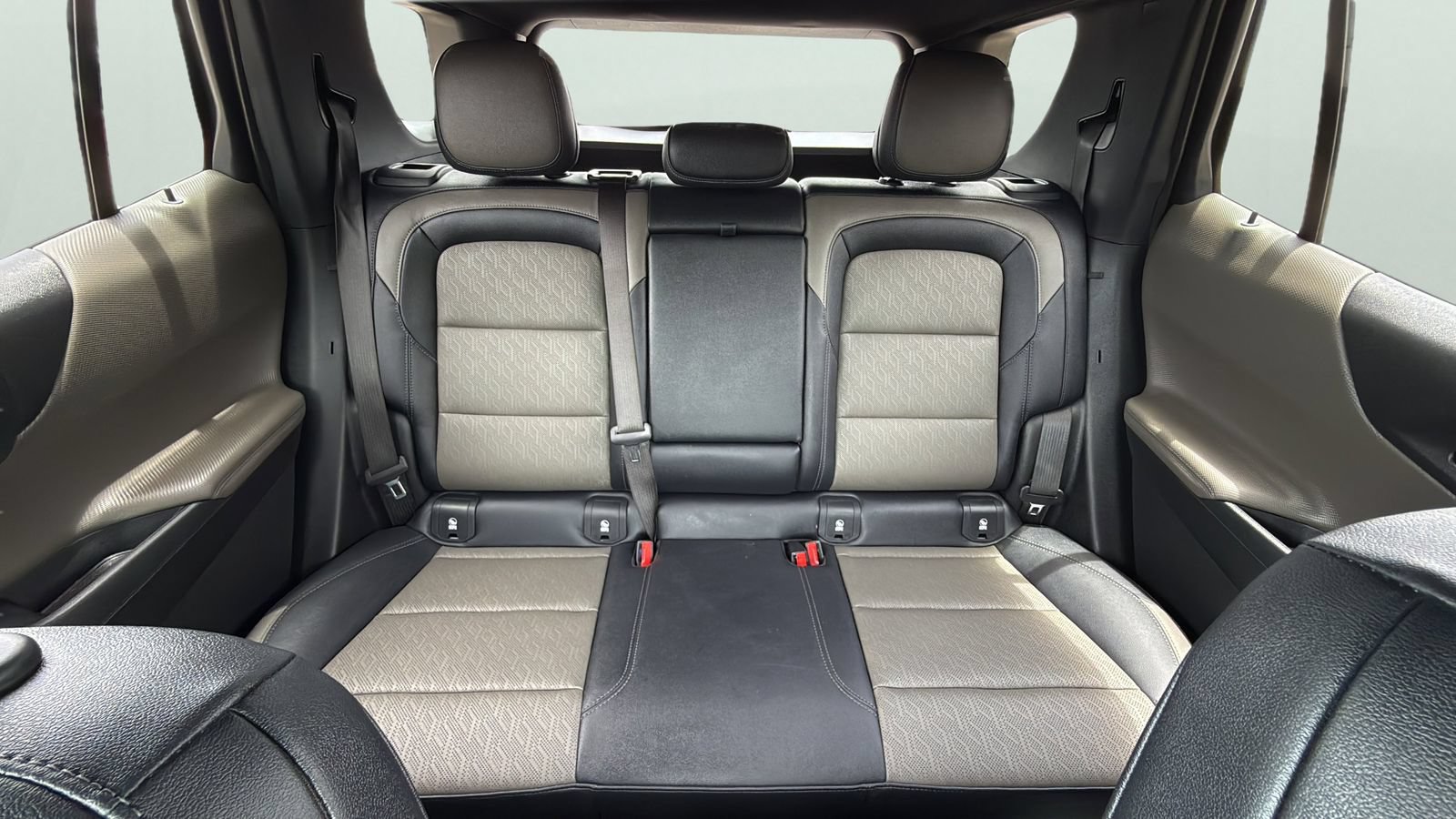 Used 2025 Chevrolet Equinox LT w/ Convenience Package II FWD image 23