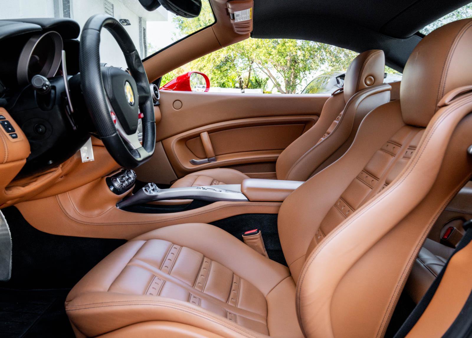 Used 2014 Ferrari California image 14