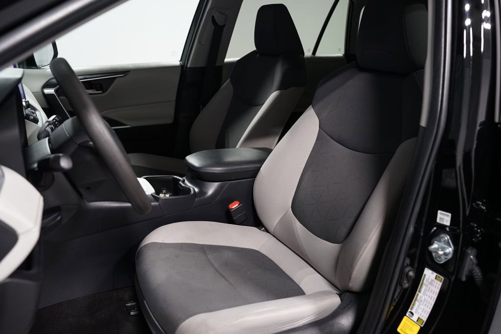 Certified 2025 Toyota RAV4 XLE image 27