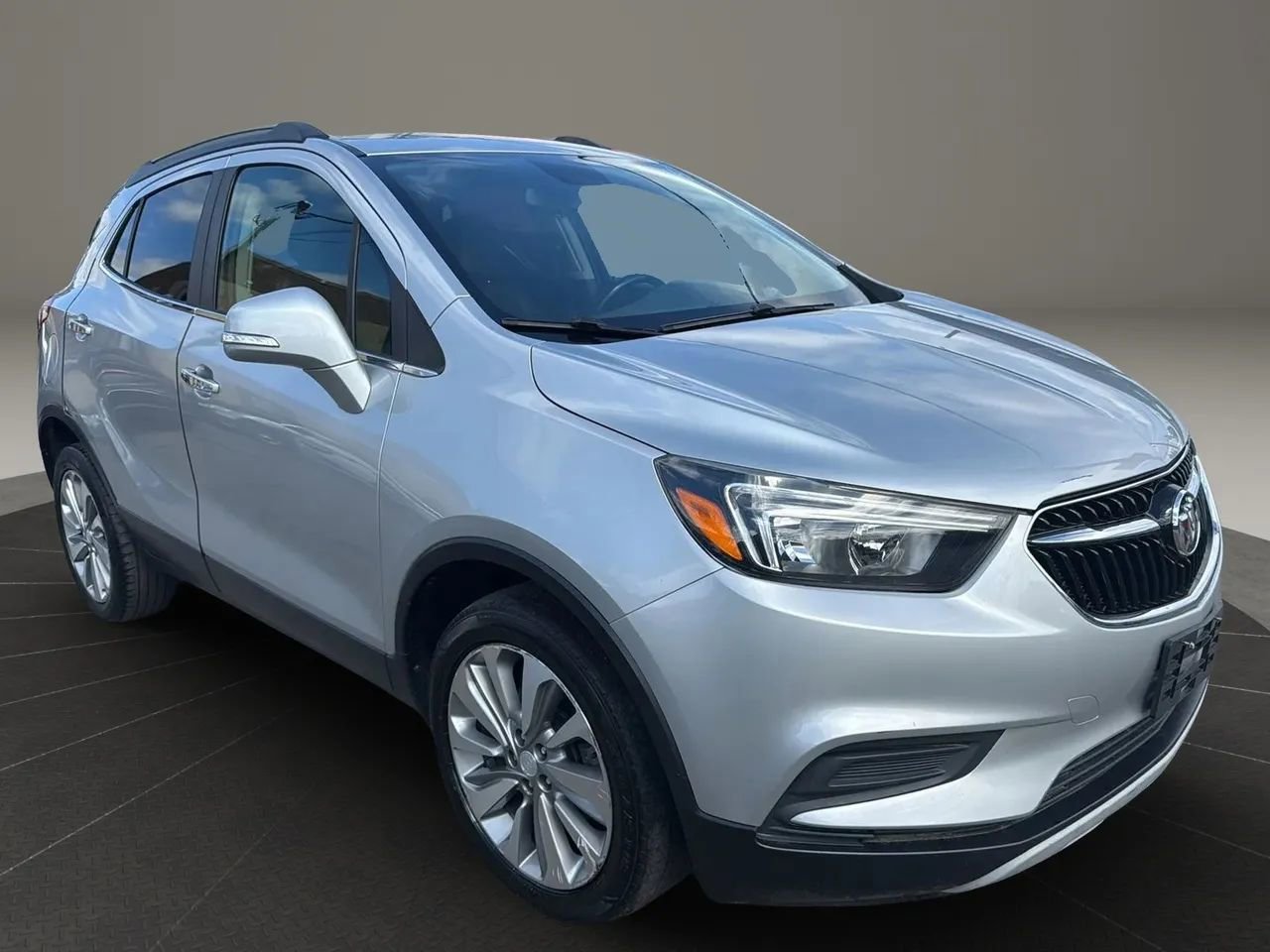 Used 2018 Buick Encore Preferred image 3