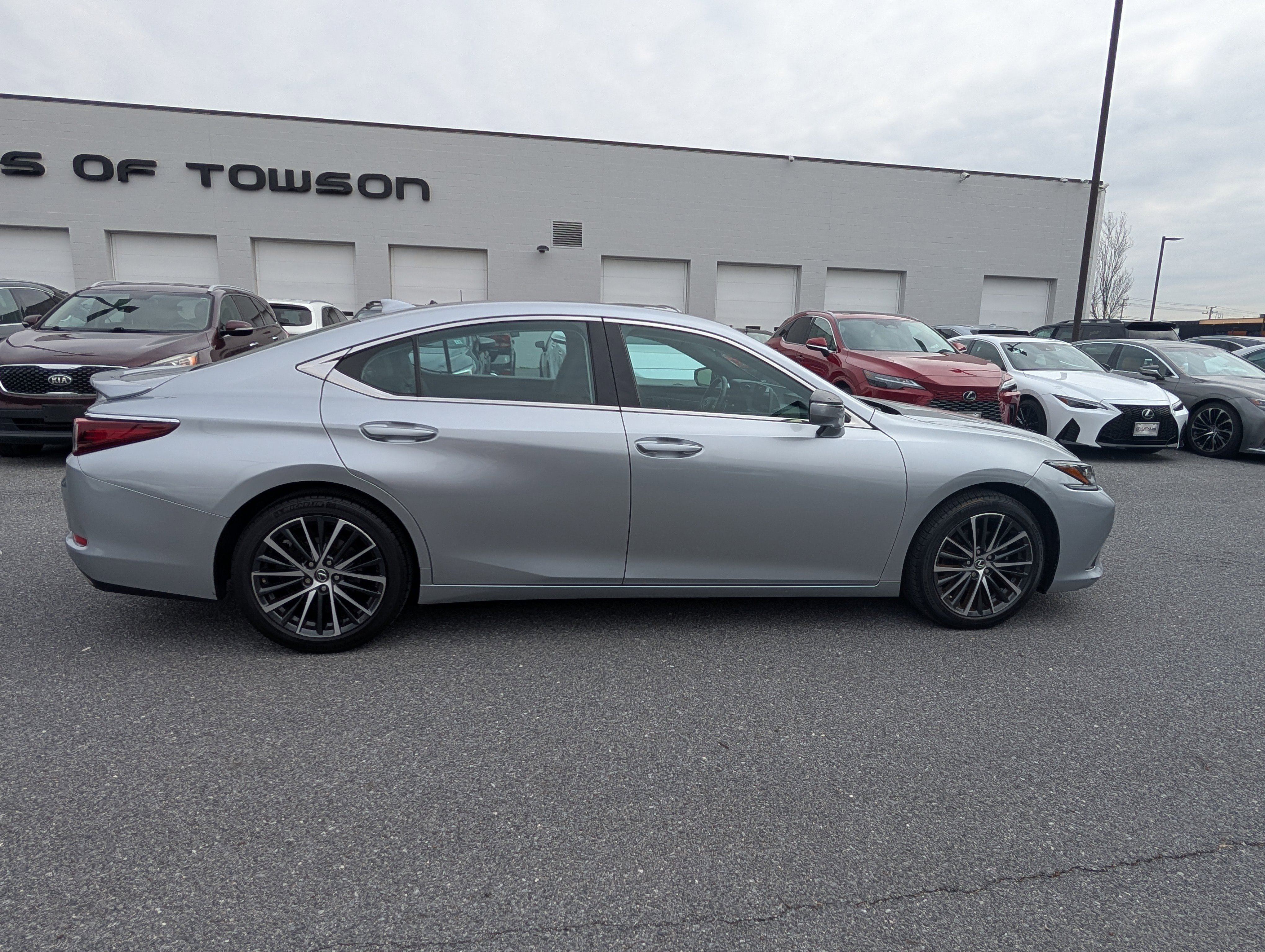 Certified 2022 Lexus ES 350 350 w/ Premium Package image 6