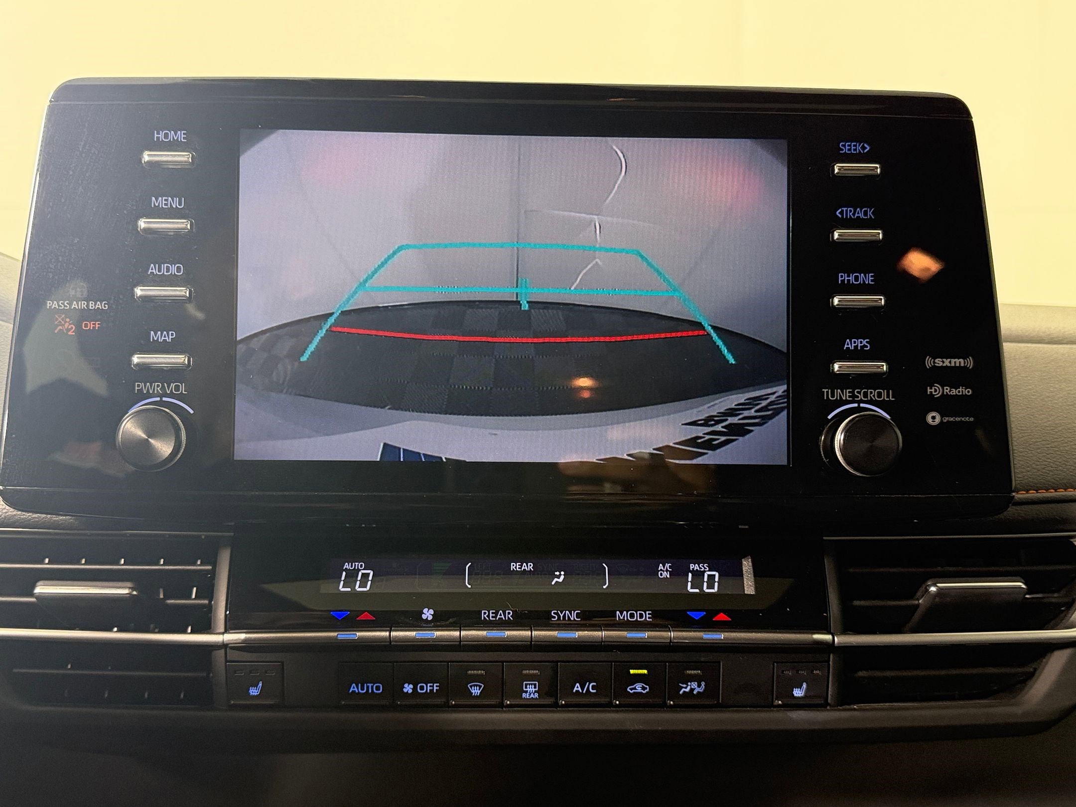 Used 2023 Toyota Sienna XSE AWD/4WD image 25
