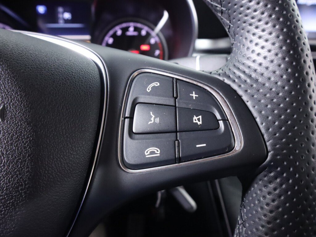 Used 2018 Mercedes-Benz GLC 300 4MATIC image 14