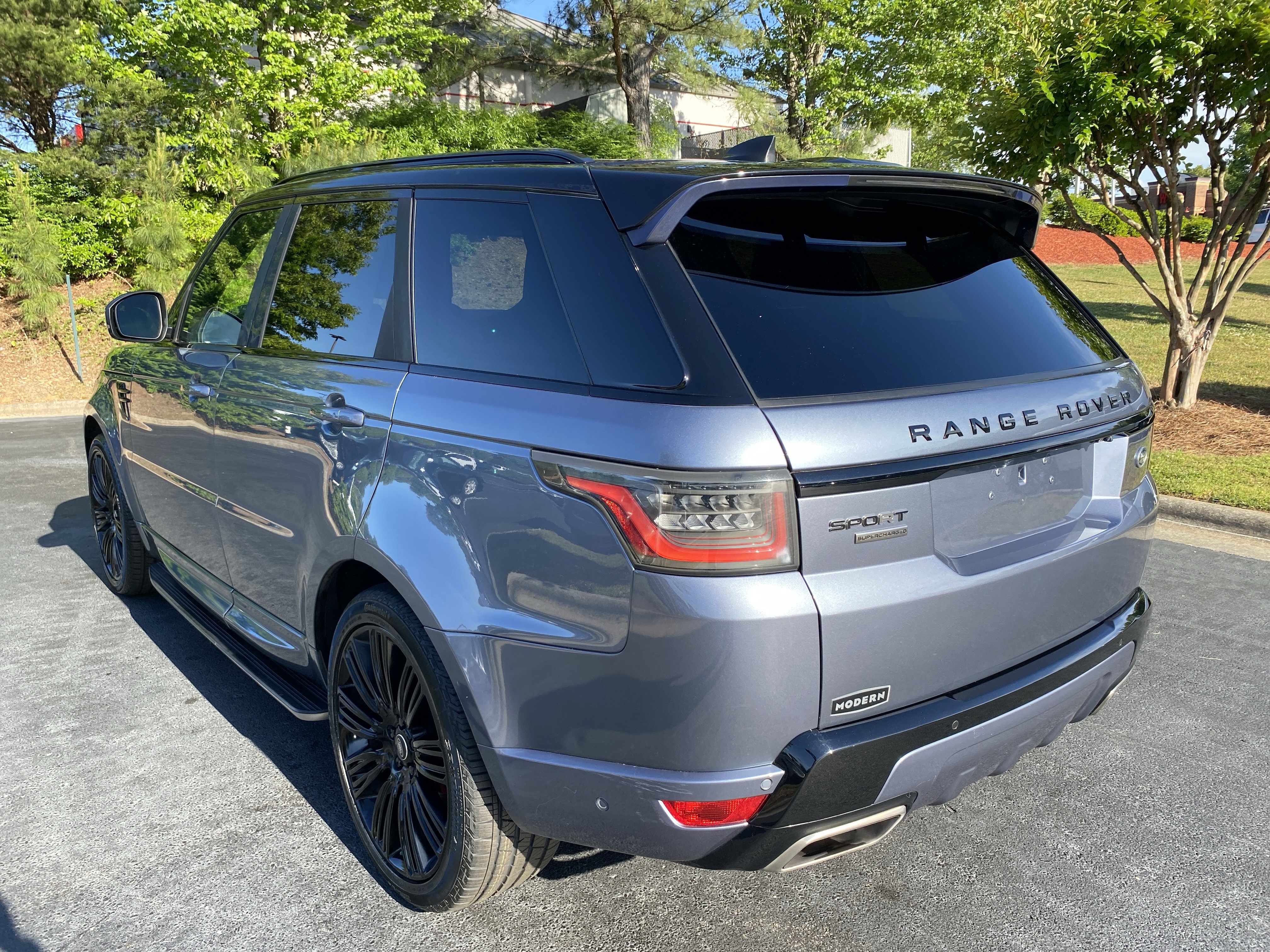 Used 2019 Land Rover Range Rover Sport Supercharged AWD/4WD image 10