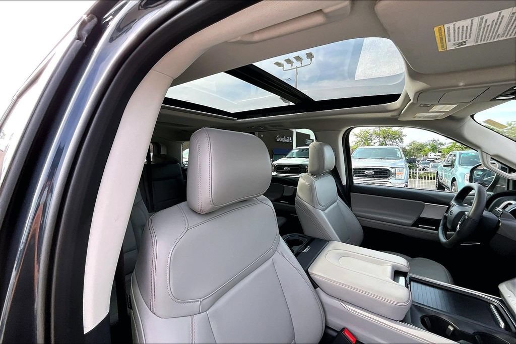 Certified 2025 Ford Expedition Active AWD/4WD image 21