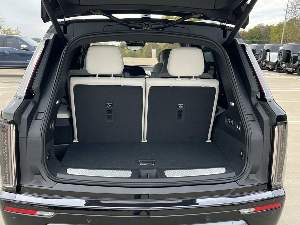 New 2026 Cadillac Vistiq Sport image 12