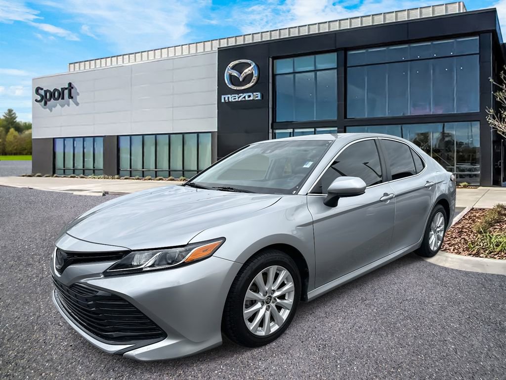 Used 2020 Toyota Camry LE image 8