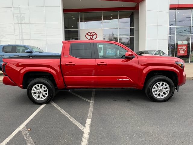 Used 2025 Toyota Tacoma SR5 image 2