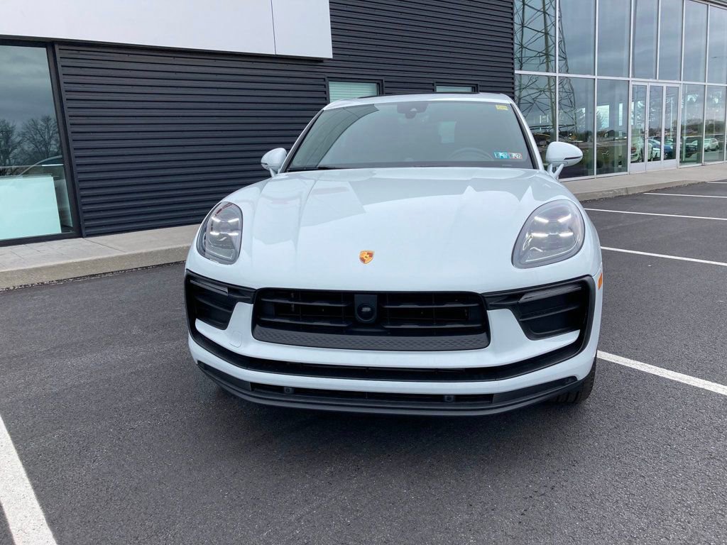 Used 2024 Porsche Macan image 18