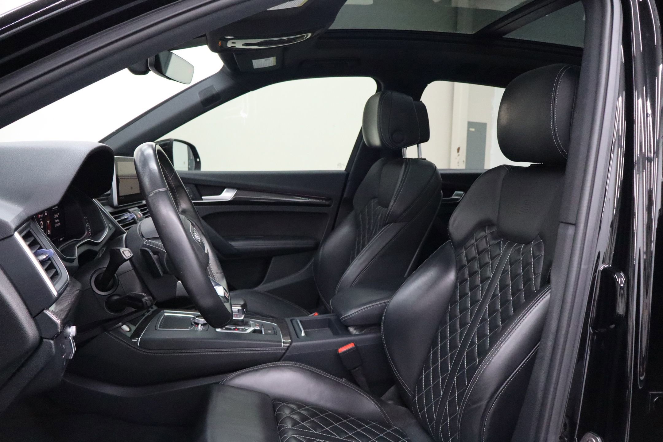 Used 2018 Audi SQ5 Prestige w/ Prestige Package image 15