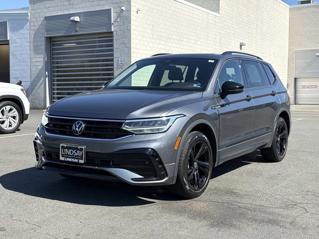 Used 2023 Volkswagen Tiguan SE R-Line FWD image 6