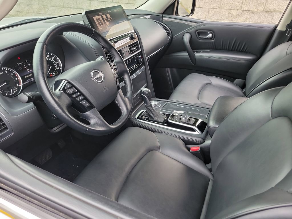 Used 2024 Nissan Armada SV image 3