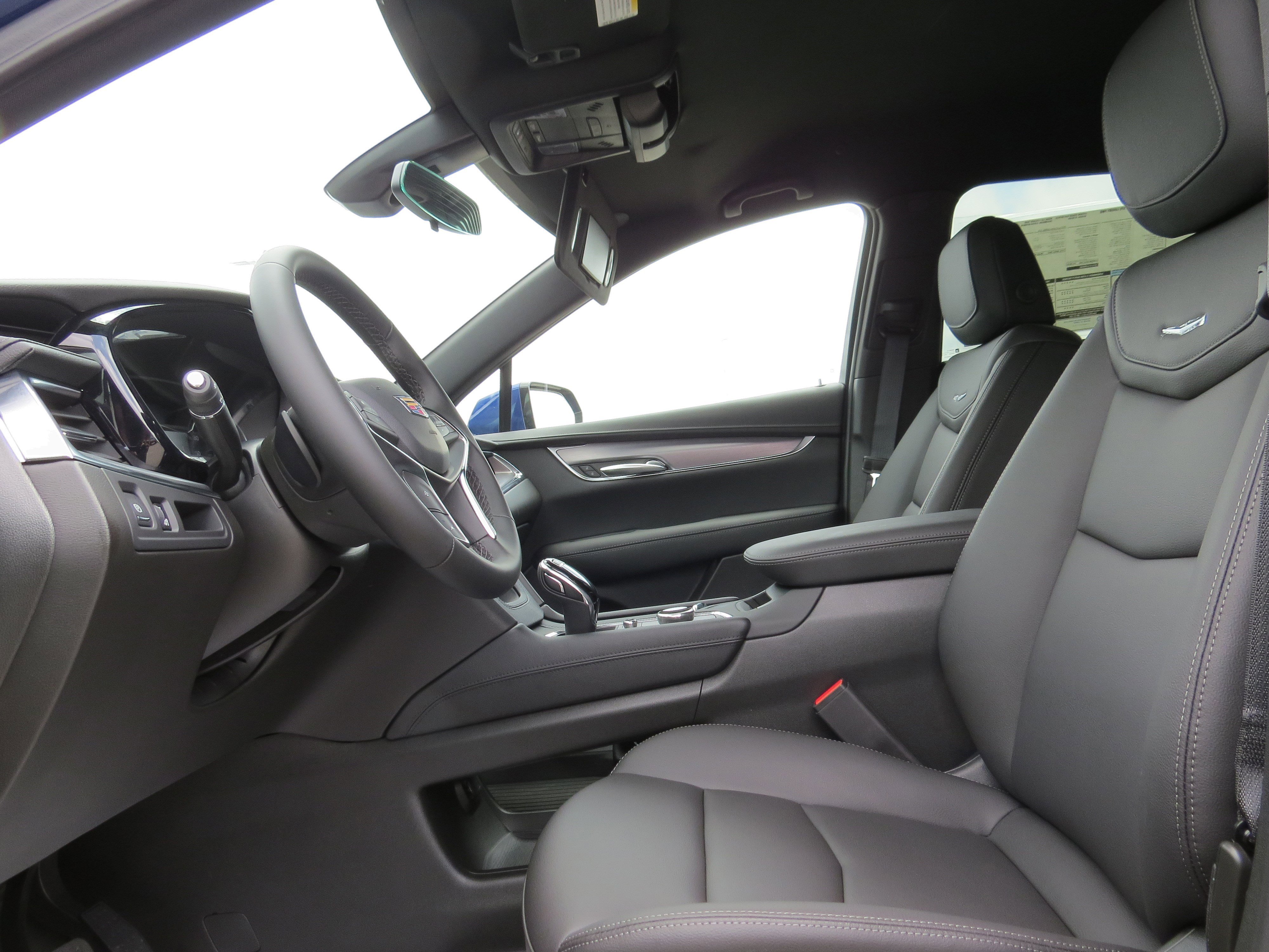 New 2025 Cadillac XT5 Luxury w/ LPO, Floor Liner Package image 16