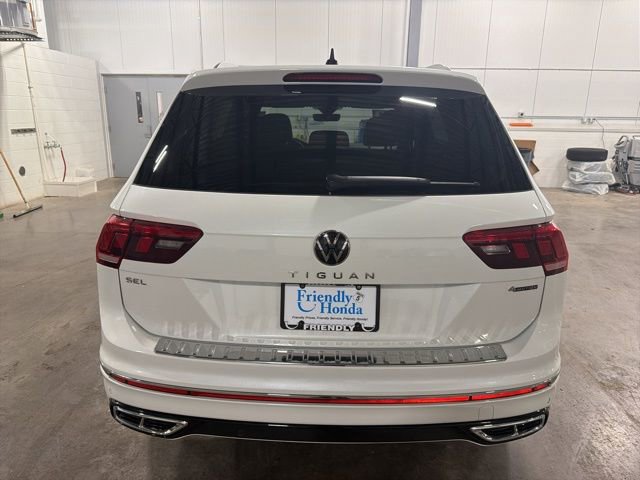 Used 2024 Volkswagen Tiguan SEL R-Line image 4