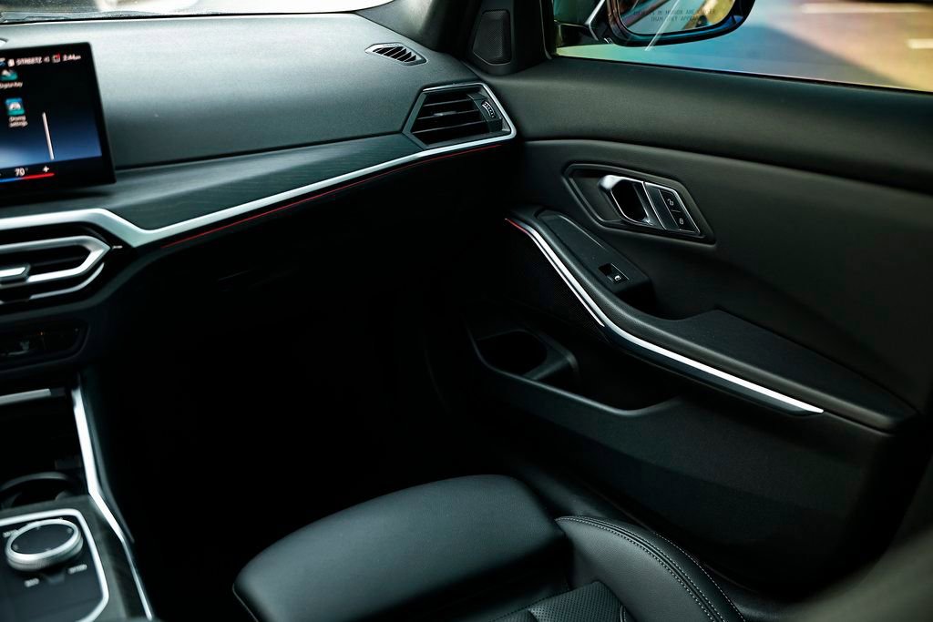 Used 2023 BMW 330i xDrive 330i xDrive w/ Driving Assistance Package image 27