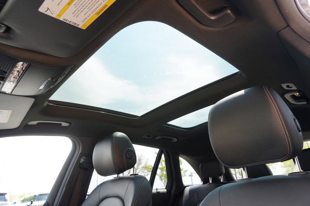 Used 2018 Mercedes-Benz GLC 300 4MATIC image 13