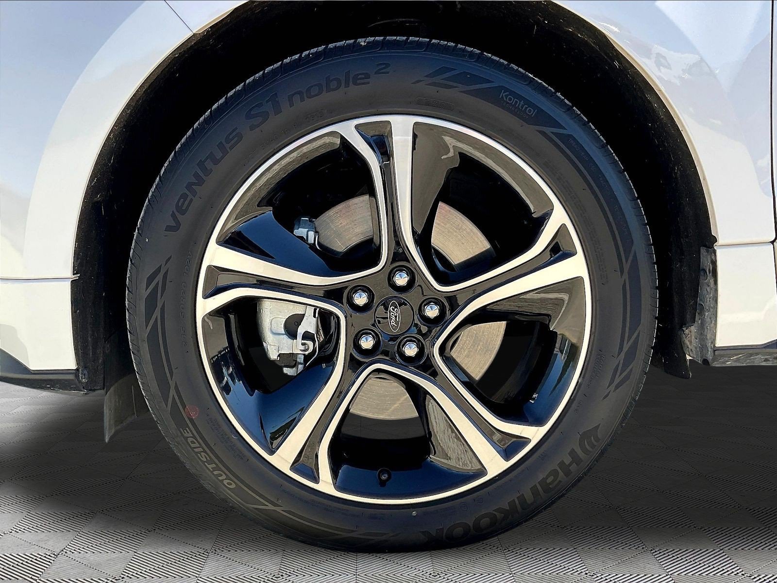 Used 2019 Ford Edge ST w/ Convenience Package AWD/4WD image 34