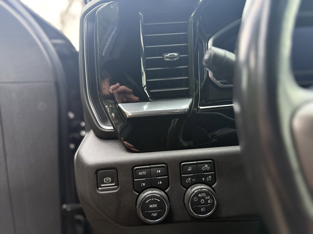 Used 2022 Chevrolet Silverado 1500 High Country w/ High Country Premium Package image 32