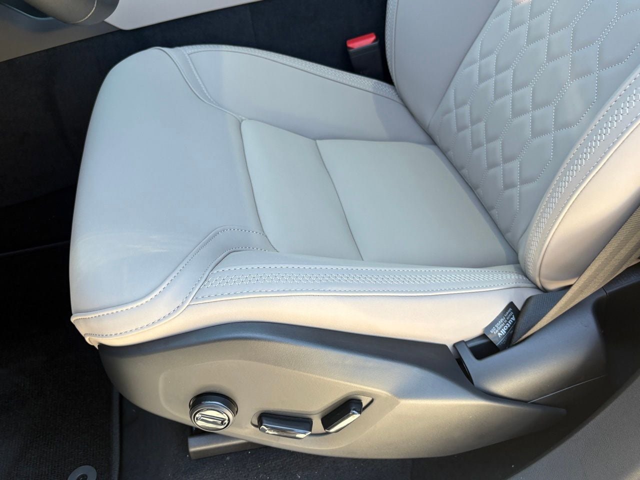 New 2026 Volvo XC90 B6 Plus w/ Protection Package Premier image 20