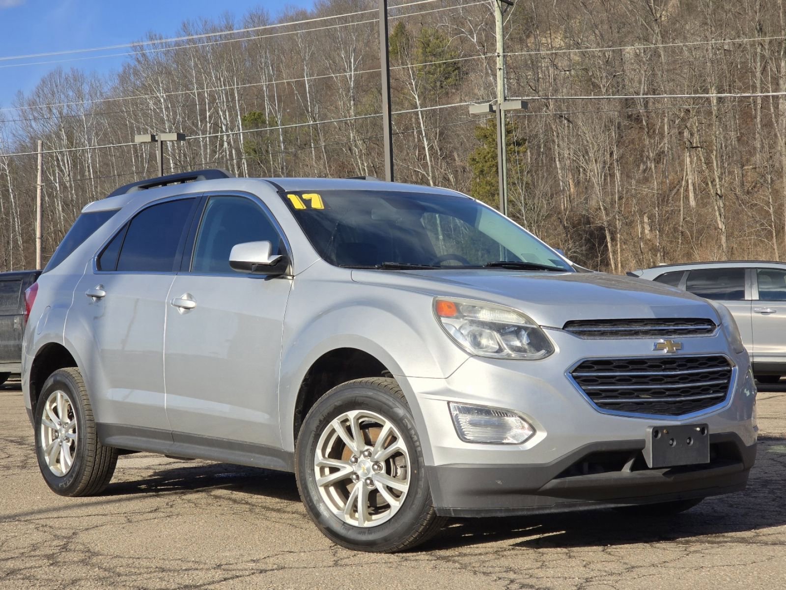 Used 2017 Chevrolet Equinox LT w/ Convenience Package image 2