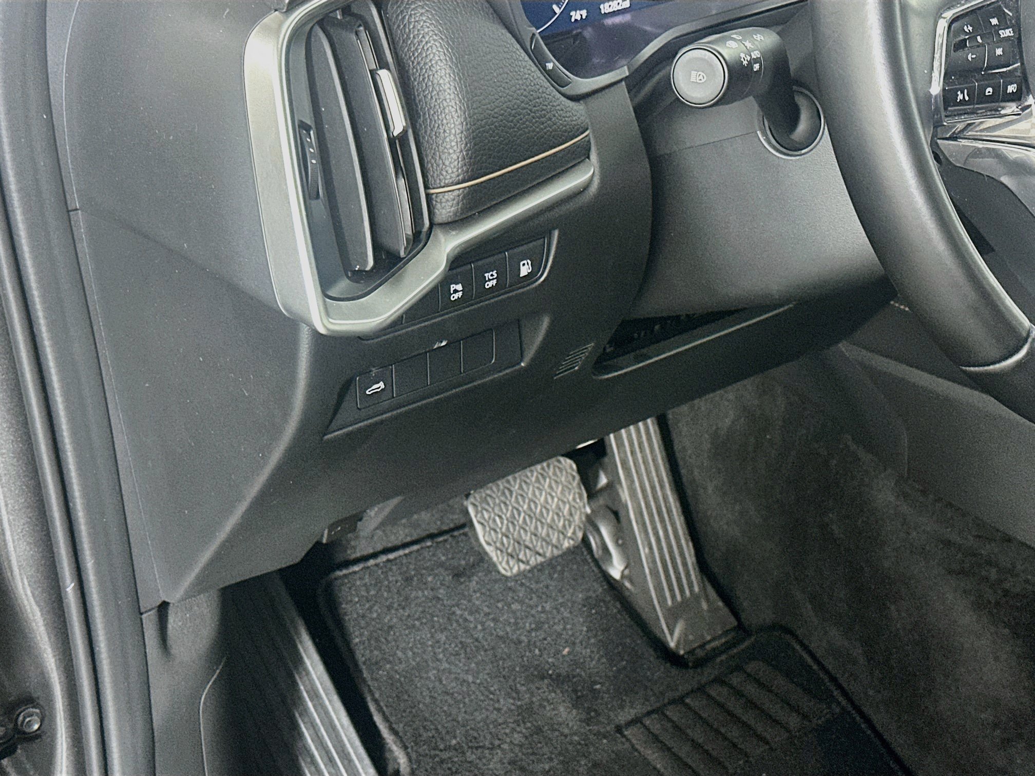 Used 2025 MAZDA CX-90 Plug-In Hybrid w/ Preferred AWD/4WD image 17