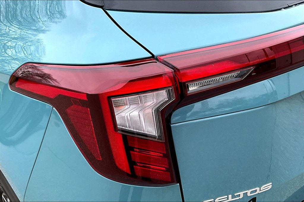 Certified 2024 Kia Seltos EX image 22