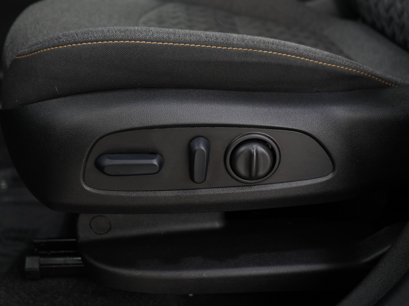 Used 2024 Chevrolet Equinox LT FWD image 28