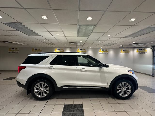 Used 2023 Ford Explorer XLT w/ Equipment Group 202A AWD/4WD image 3