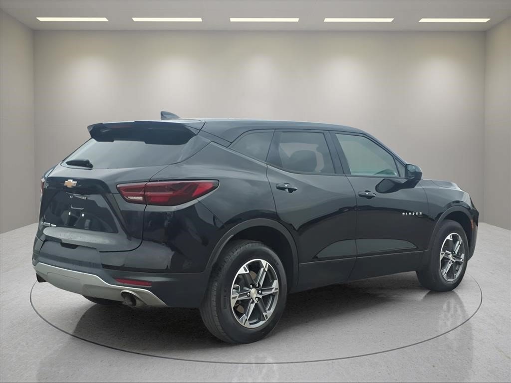 Certified 2025 Chevrolet Blazer LT AWD/4WD image 6