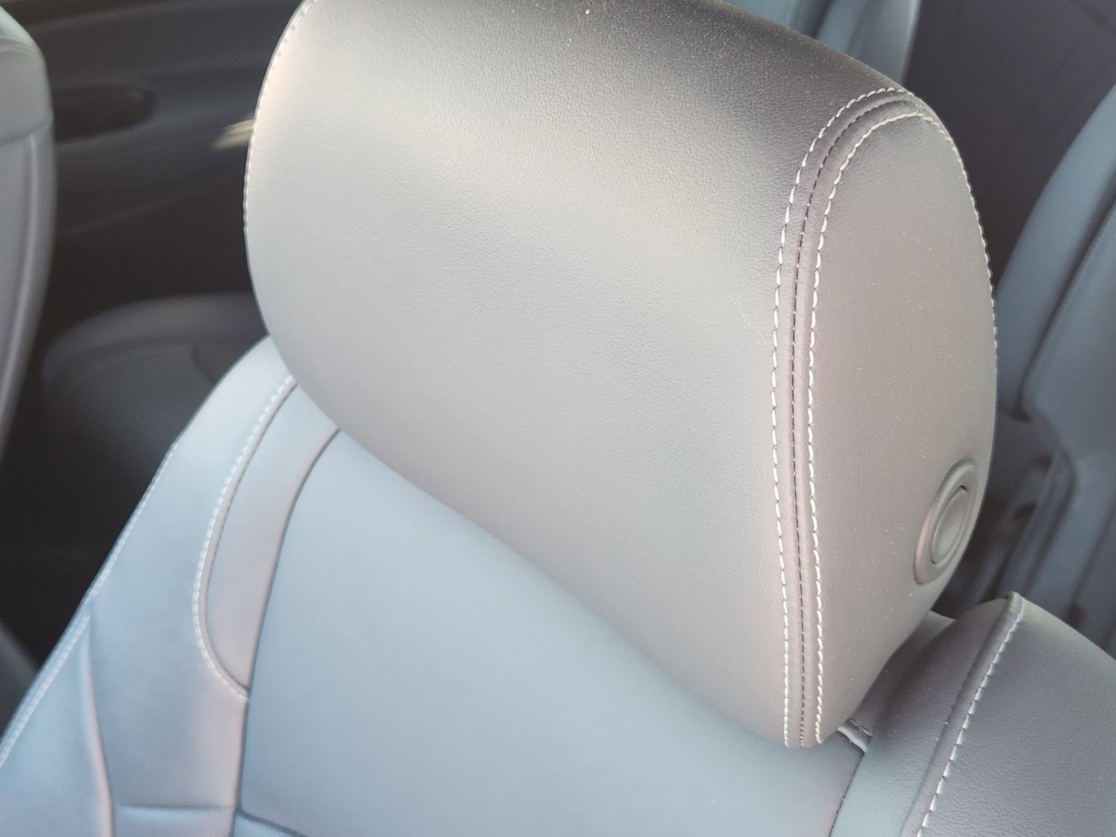 Used 2022 Buick Enclave Essence w/ Experience Buick Package image 19