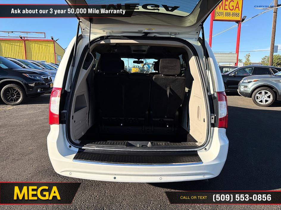 Used 2011 Chrysler Town & Country Touring FWD image 16